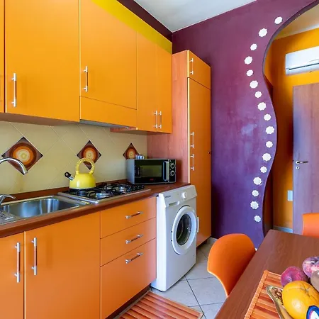 La Casa Arancione * アヴォラ