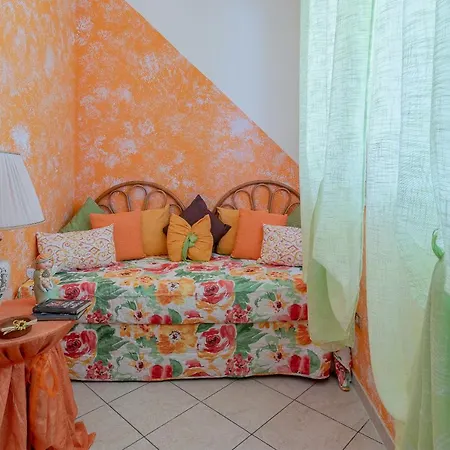 La Casa Arancione アパート